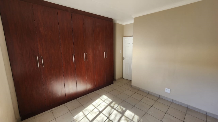 To Let 3 Bedroom Property for Rent in Flamwood North West